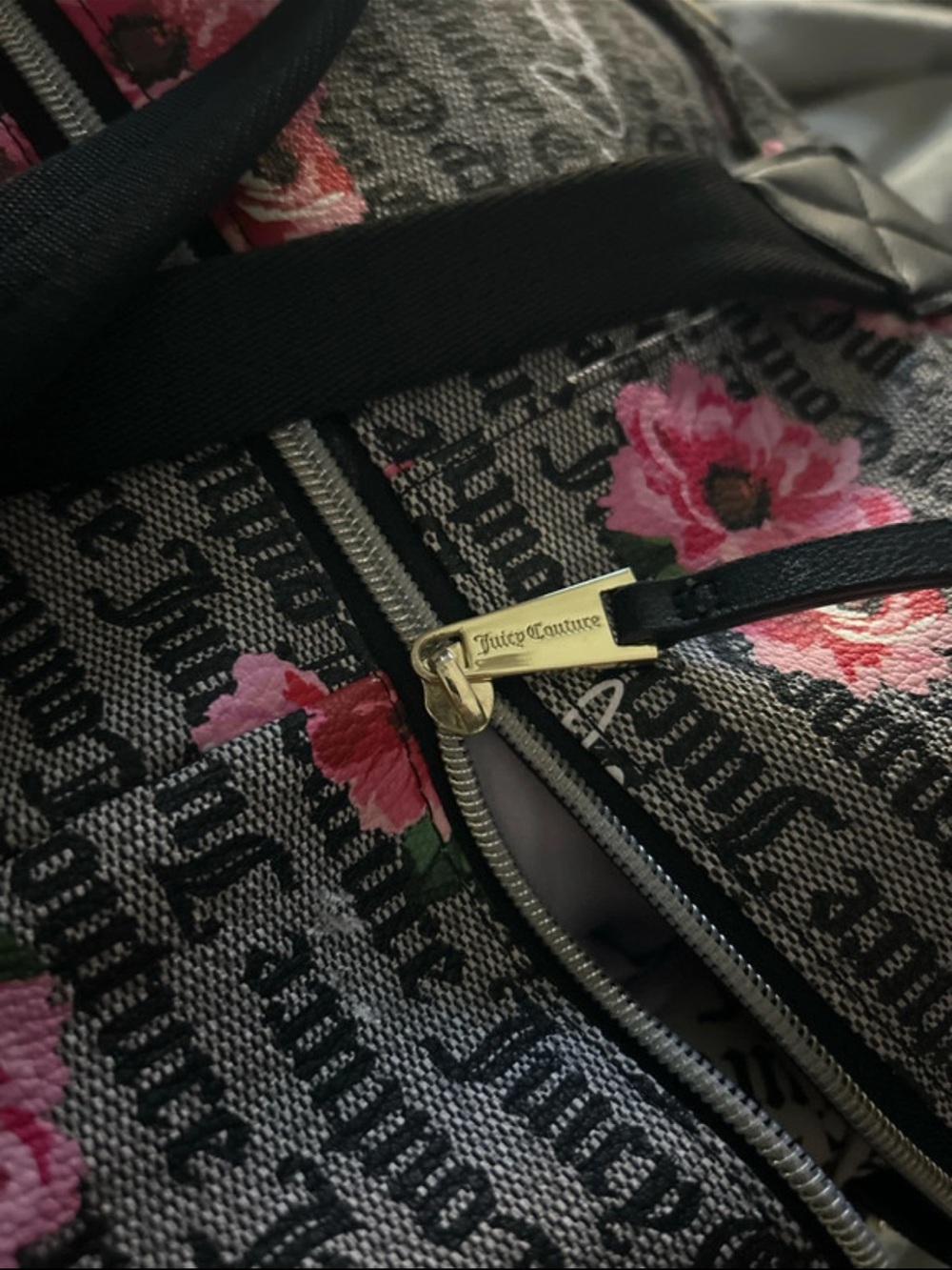 Juicy Couture Gray Floral Travel Bag with Pink Rose Print - Picture 3 of 6